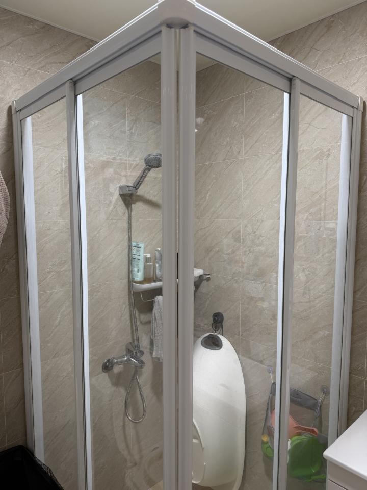淋浴拉門安裝維修案件圖片