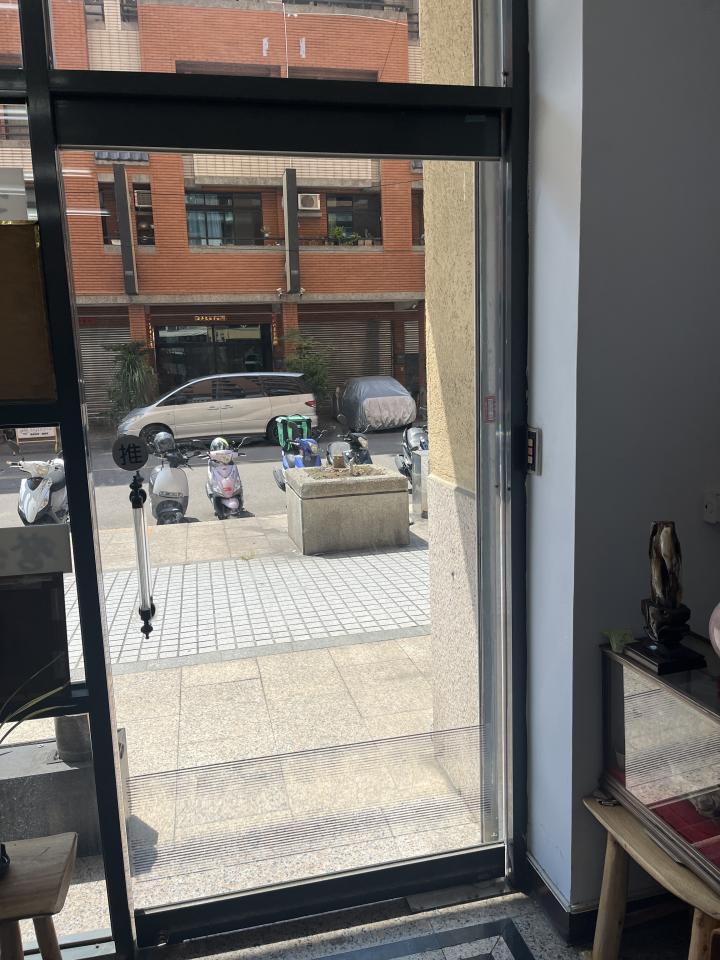 窗戶維修案件圖片