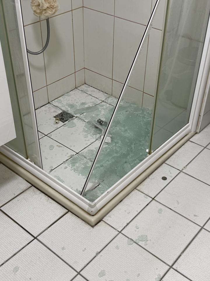 浴室門案件圖片