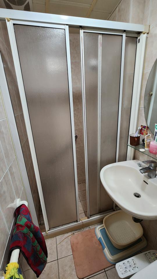 淋浴拉門安裝維修案件圖片