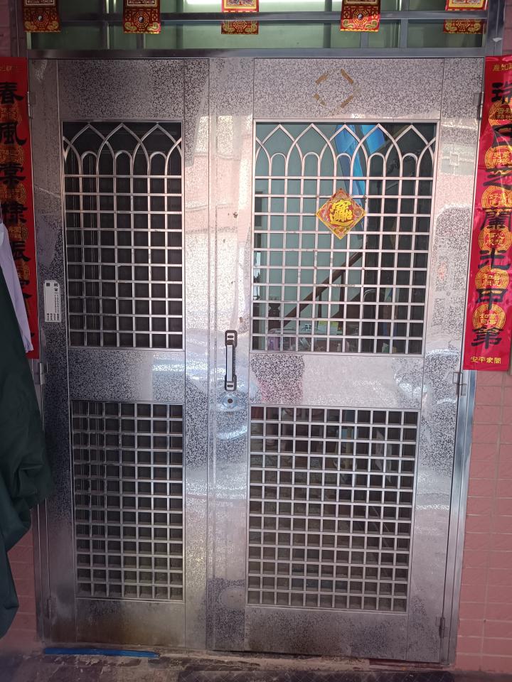 鐵門案件圖片