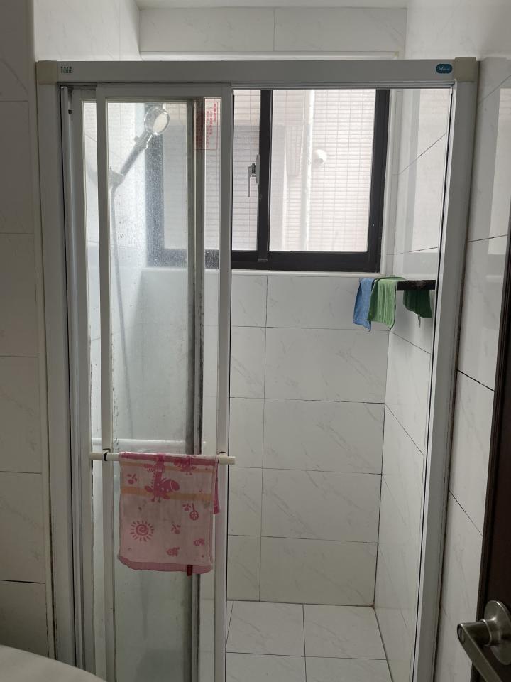 淋浴拉門安裝維修案件圖片
