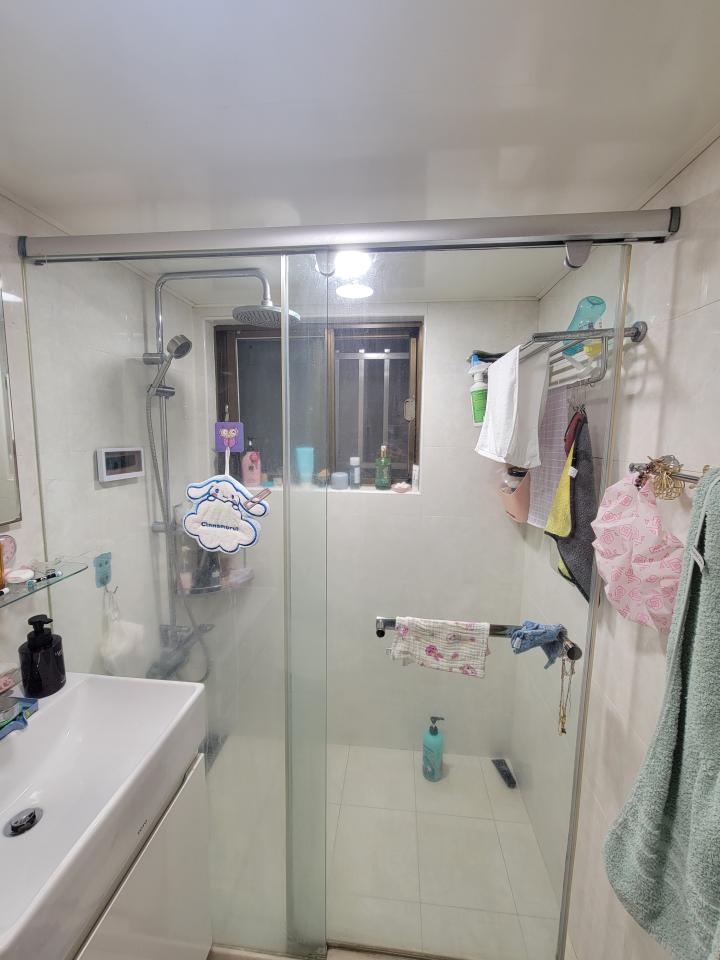 淋浴拉門安裝維修案件圖片