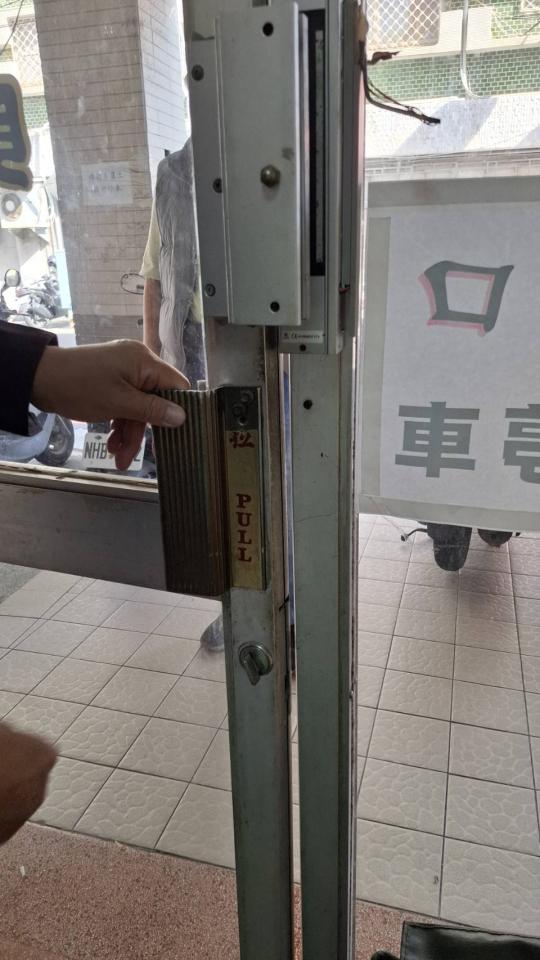 鋁門窗案件圖片