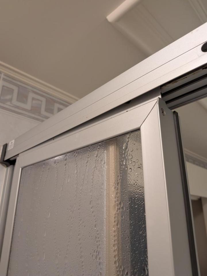 淋浴拉門安裝維修案件圖片