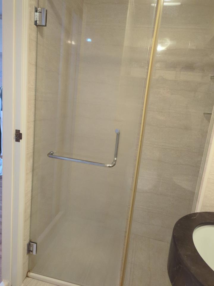 浴室門案件圖片