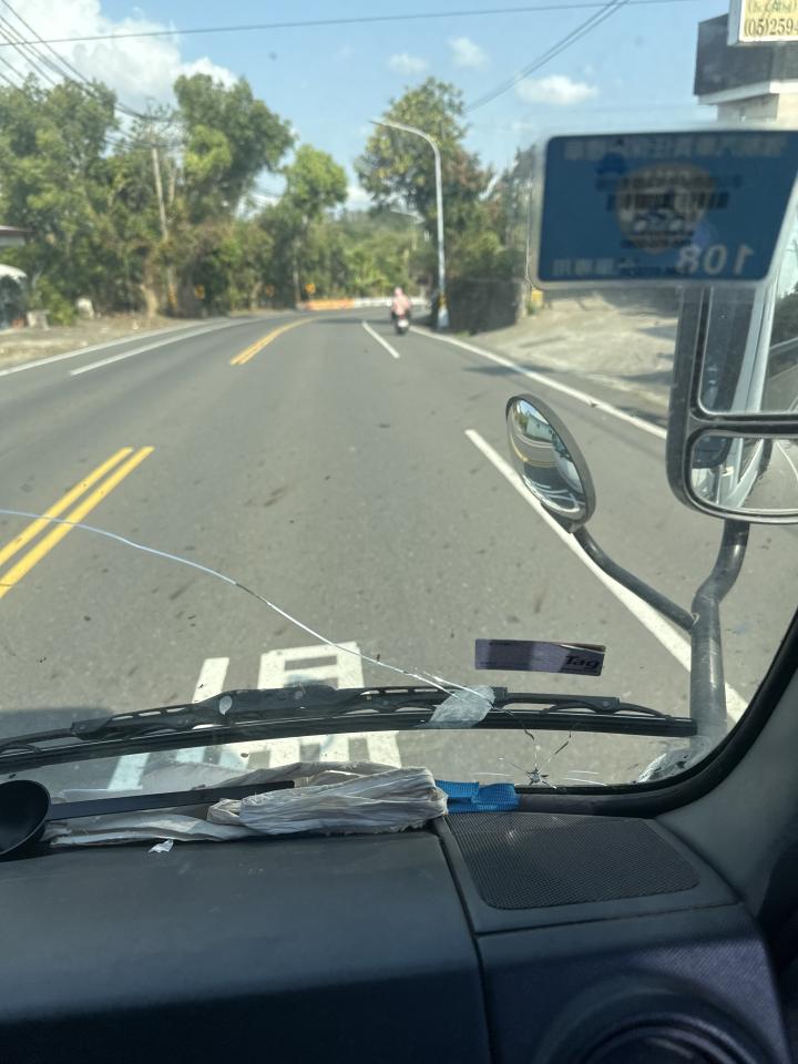 汽車玻璃修補案件圖片