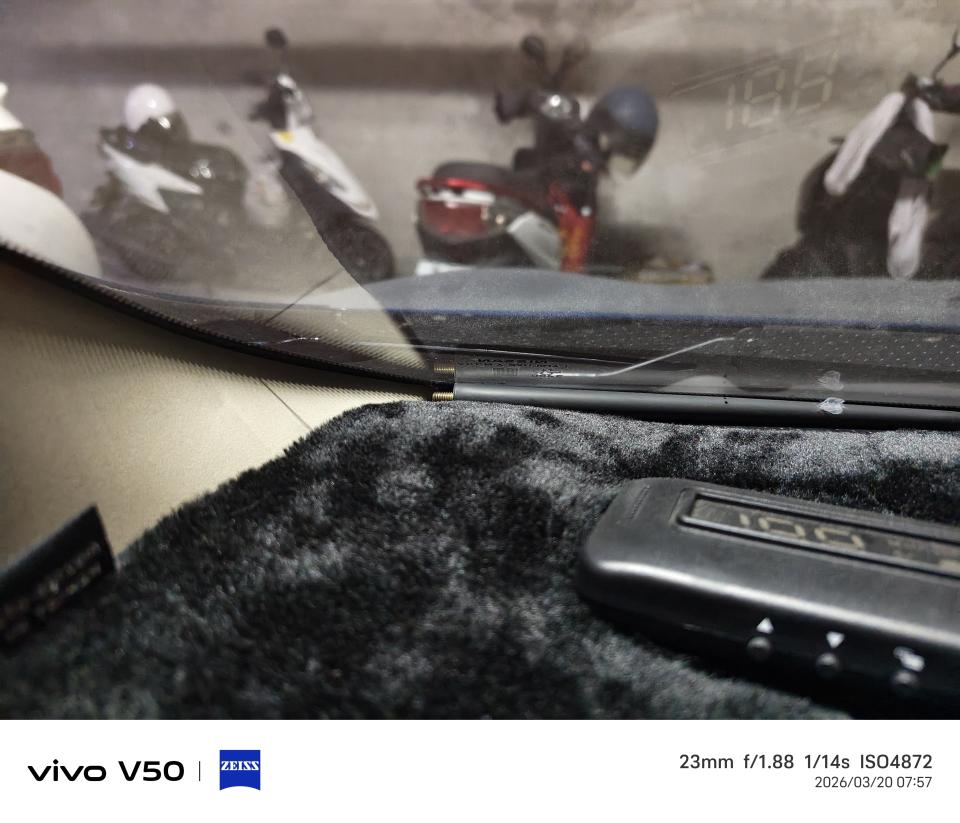 汽車玻璃修補案件圖片