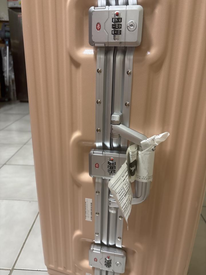 行李箱維修案件圖片