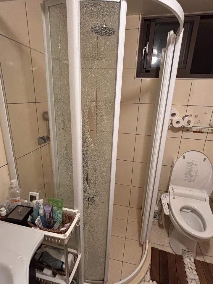 淋浴拉門安裝維修案件圖片