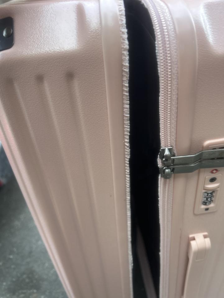行李箱維修案件圖片