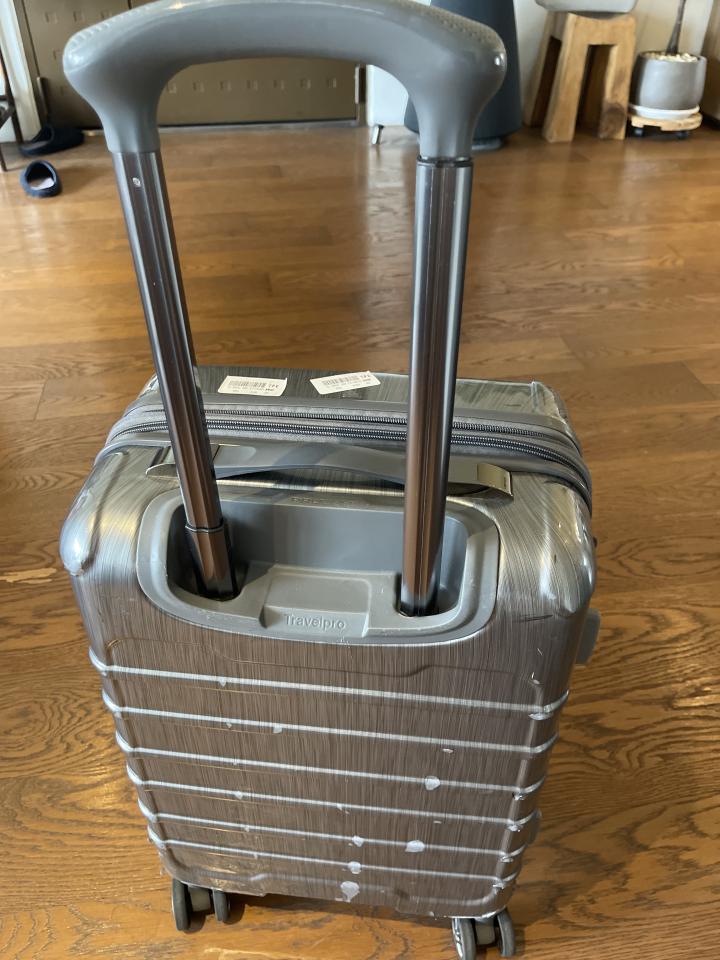 行李箱維修案件圖片