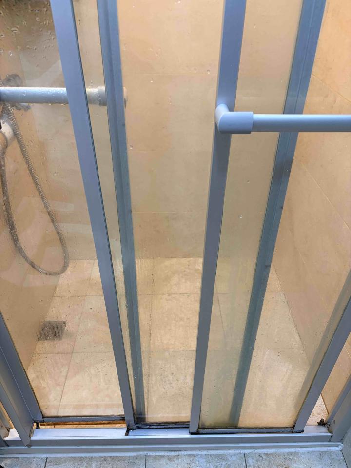 淋浴拉門安裝維修案件圖片