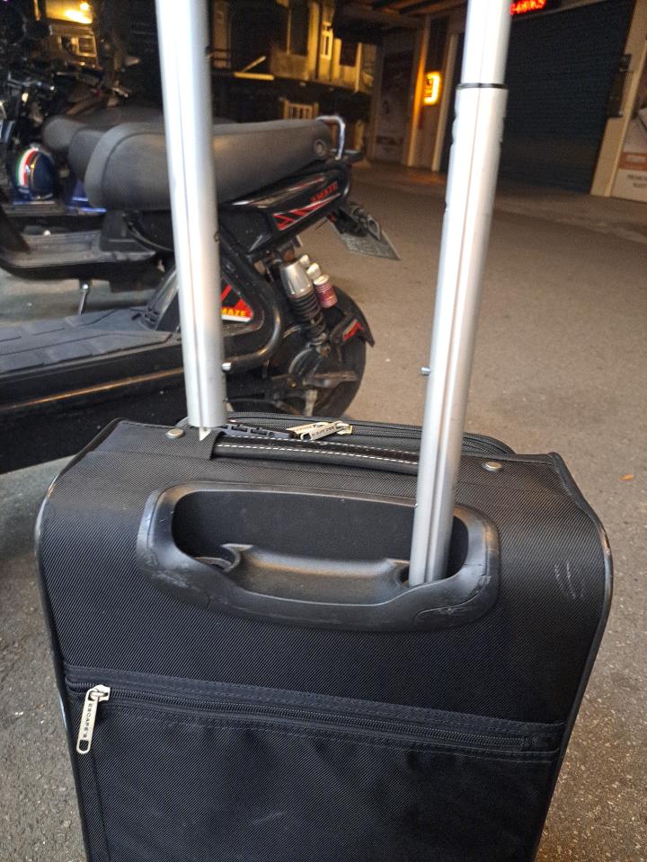 行李箱維修案件圖片