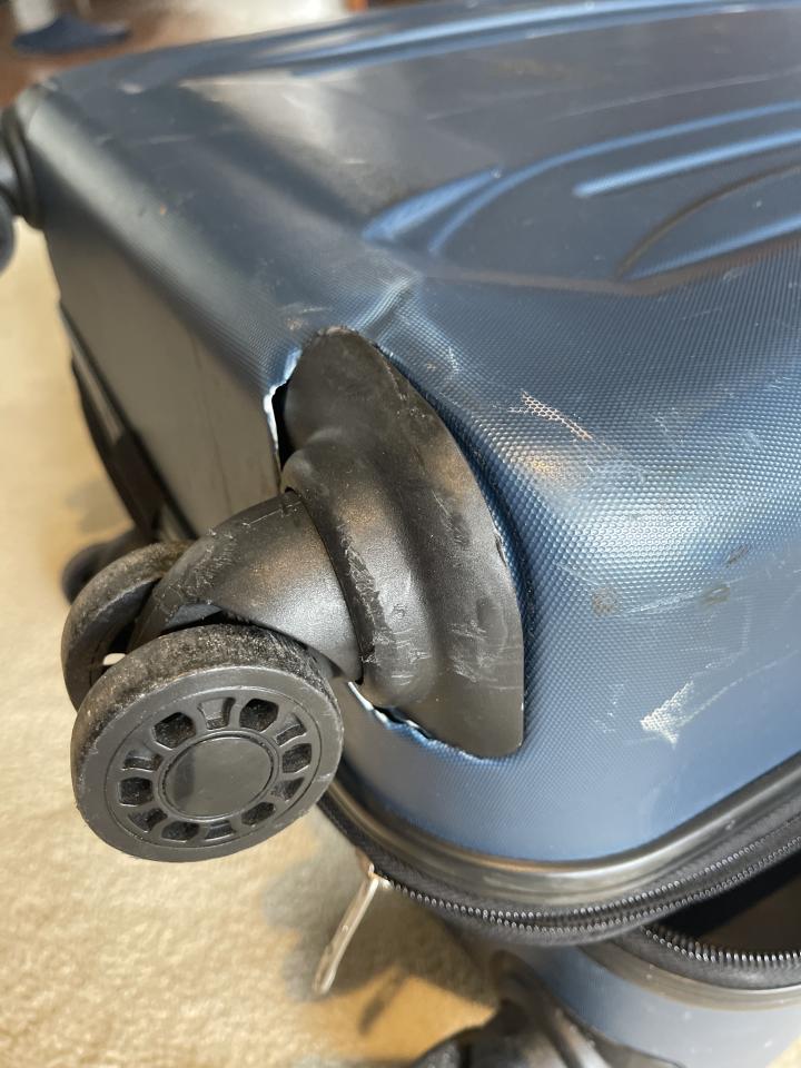 行李箱維修案件圖片