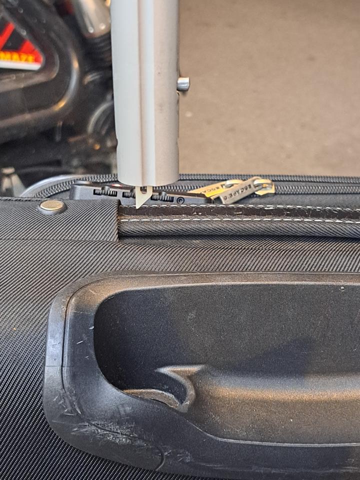 行李箱維修案件圖片