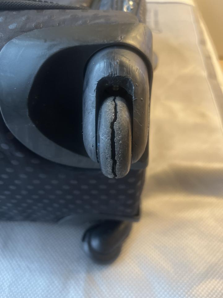 行李箱維修案件圖片