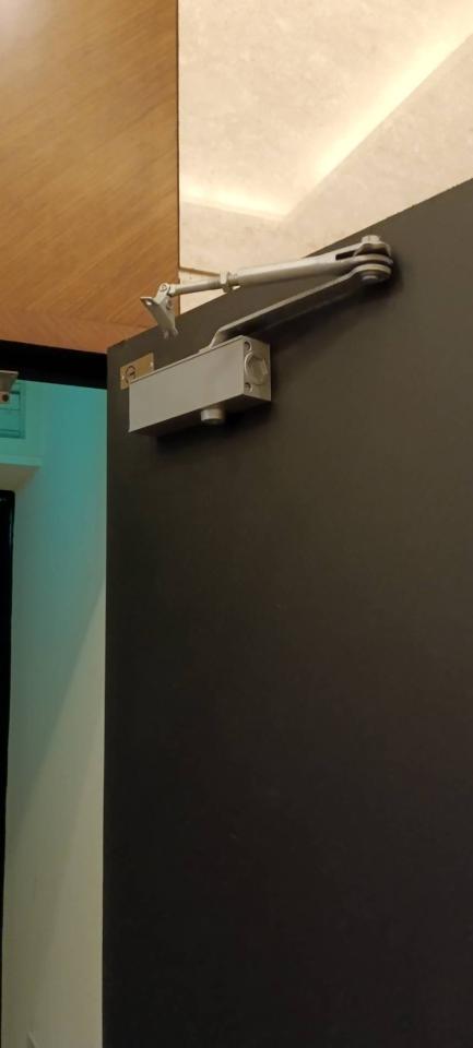 門片維修案件圖片