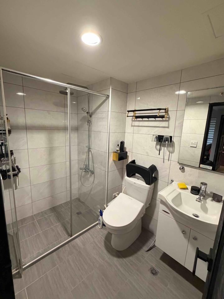 淋浴拉門安裝維修案件圖片