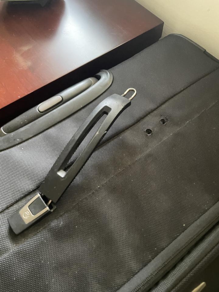 行李箱維修案件圖片