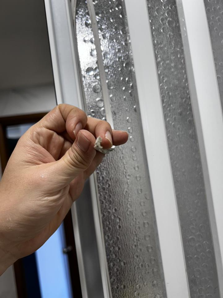 淋浴拉門安裝維修案件圖片