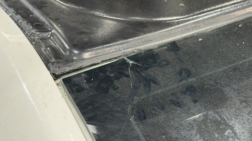 汽車玻璃修補案件圖片