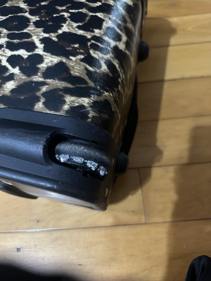 行李箱維修案件圖片