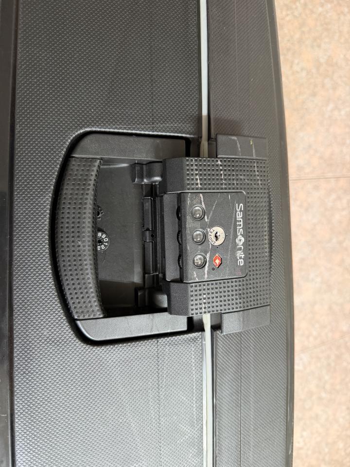 行李箱維修案件圖片