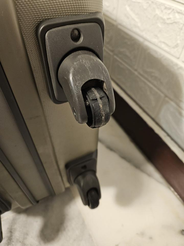 行李箱維修案件圖片