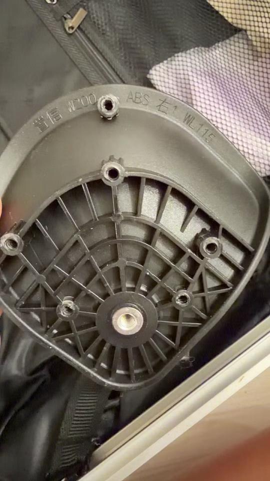 行李箱維修案件圖片