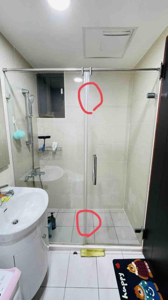 淋浴拉門安裝維修案件圖片