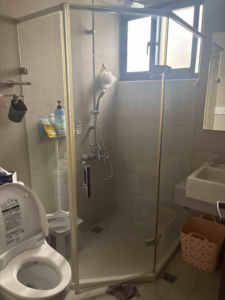 淋浴拉門安裝維修案件圖片