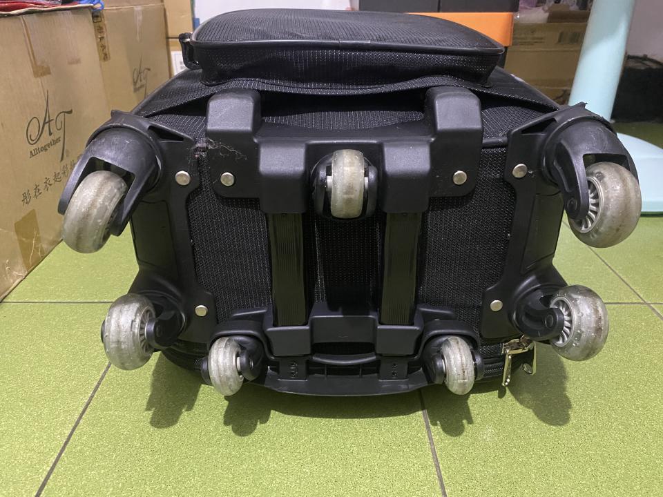 行李箱維修案件圖片