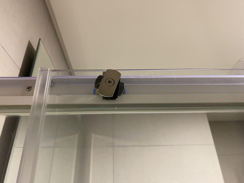 淋浴拉門安裝維修案件圖片