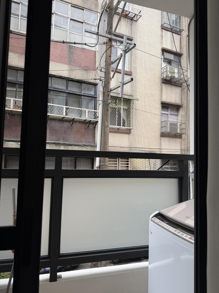 陽台紗網安裝案件圖片