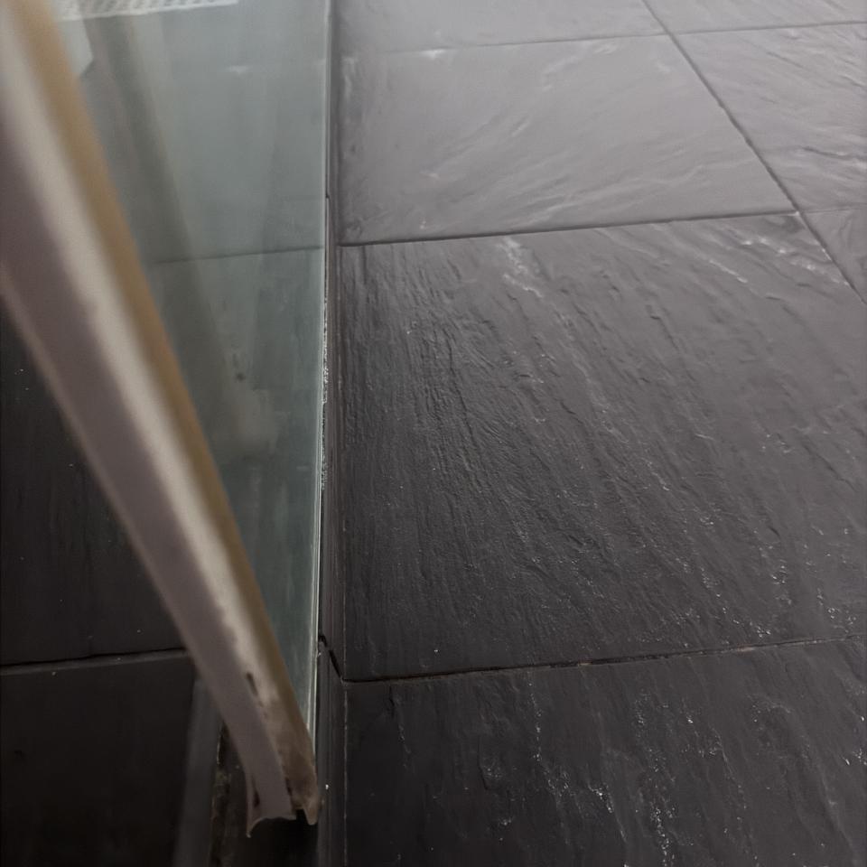 淋浴拉門安裝維修案件圖片