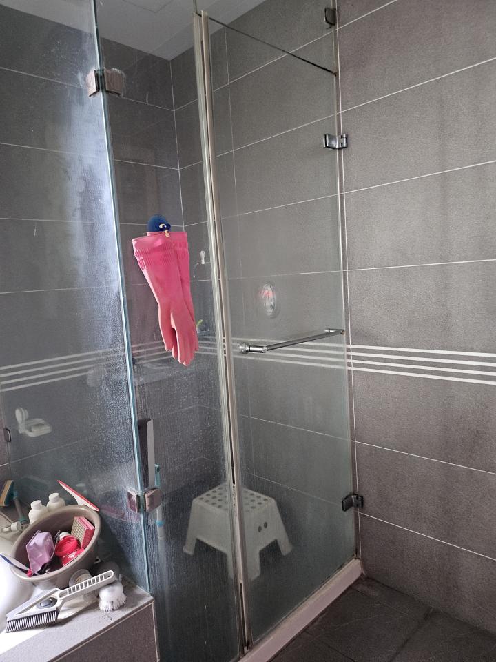 淋浴拉門安裝維修案件圖片