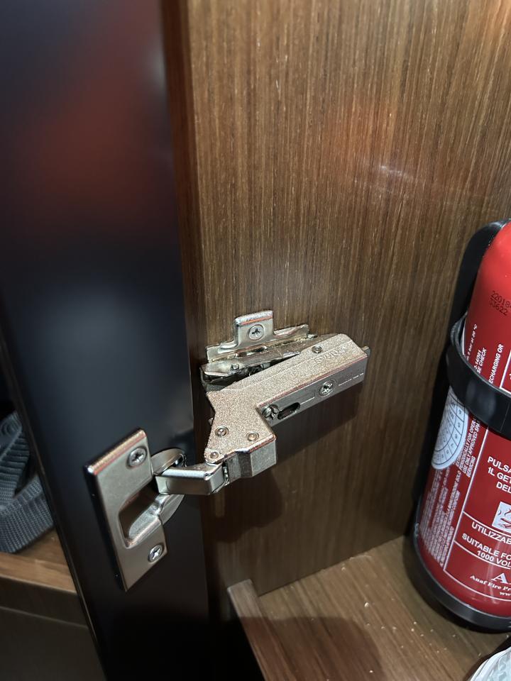 櫥櫃門片更換案件圖片