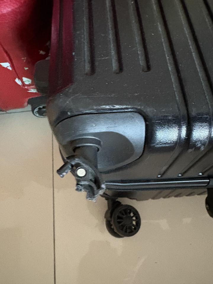行李箱維修案件圖片