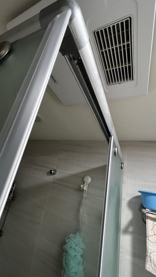淋浴拉門安裝維修案件圖片