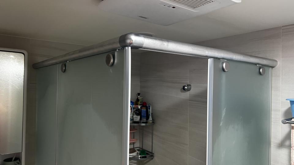 淋浴拉門安裝維修案件圖片