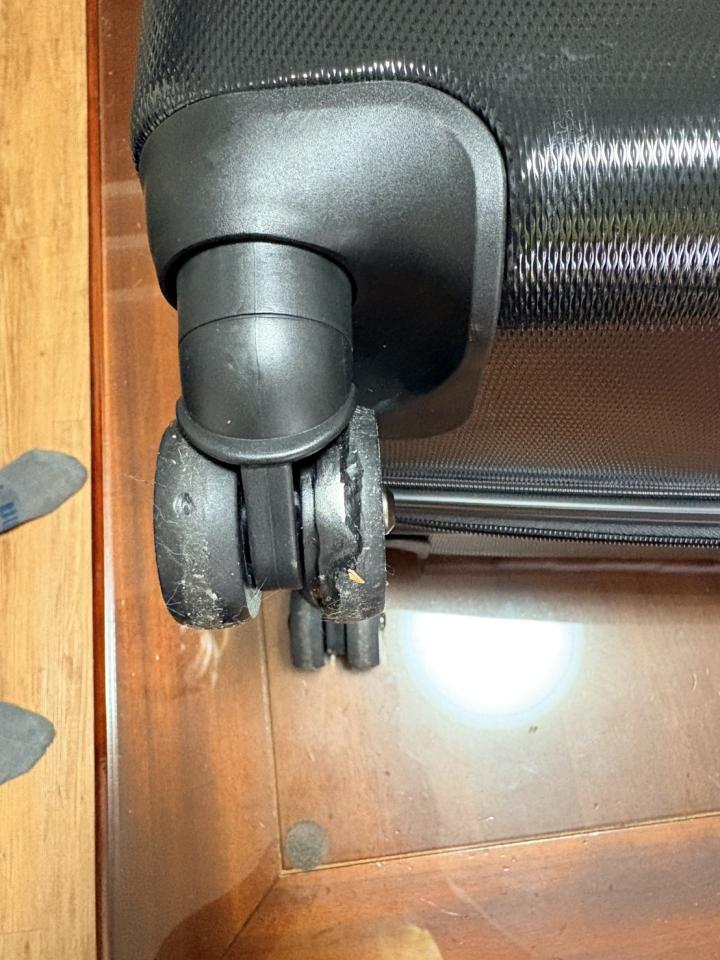 行李箱維修案件圖片