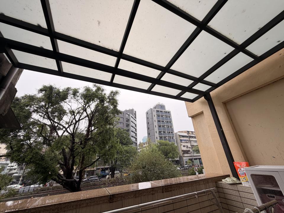 遮雨棚安裝案件圖片