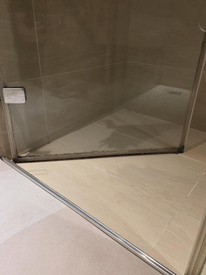 淋浴拉門安裝維修案件圖片