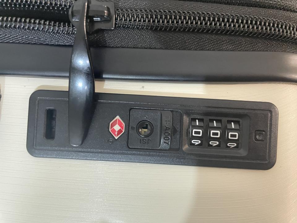 行李箱維修案件圖片