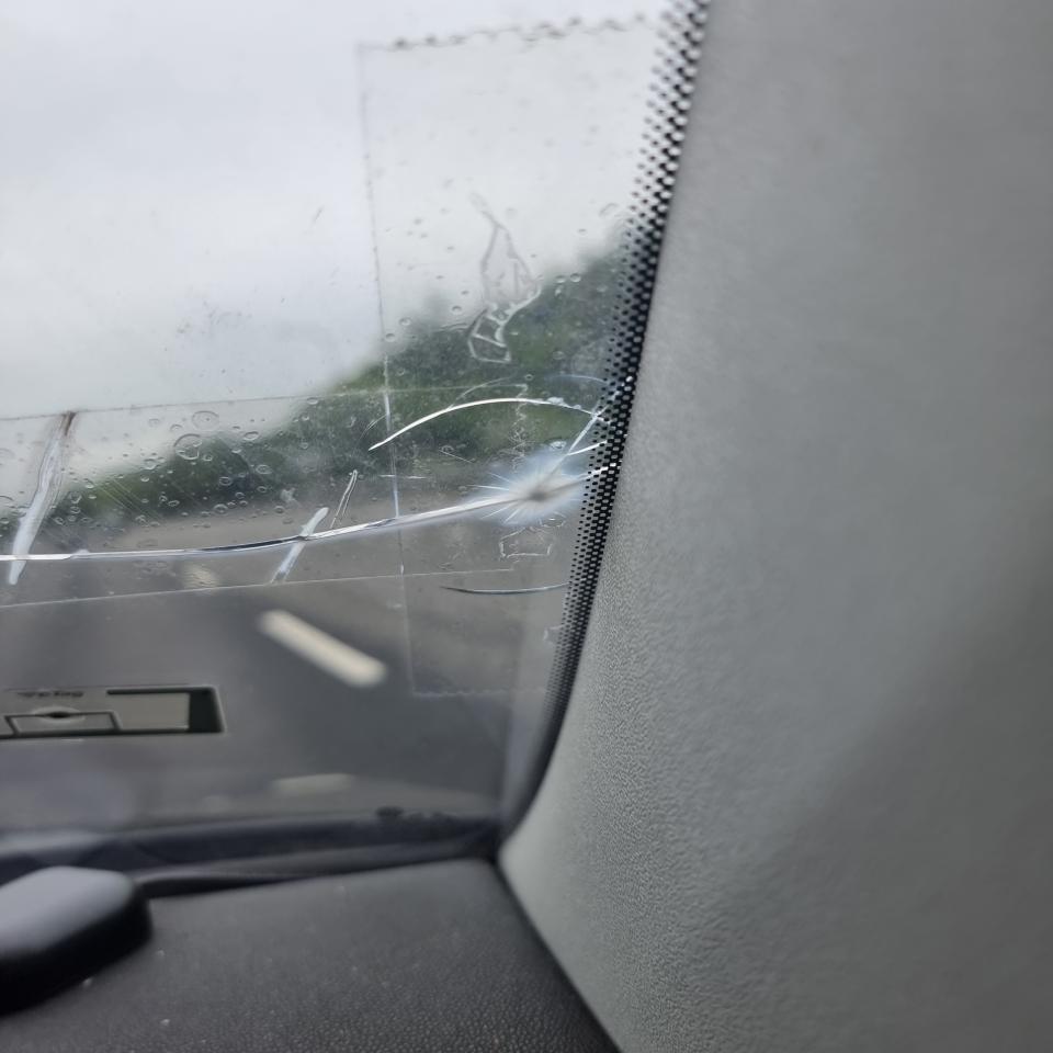 汽車玻璃修補案件圖片