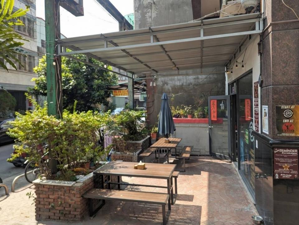 遮雨棚安裝案件圖片