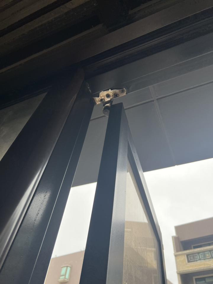 門片維修案件圖片