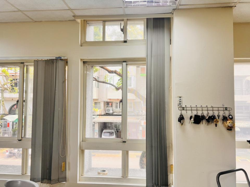 窗簾安裝維修案件圖片