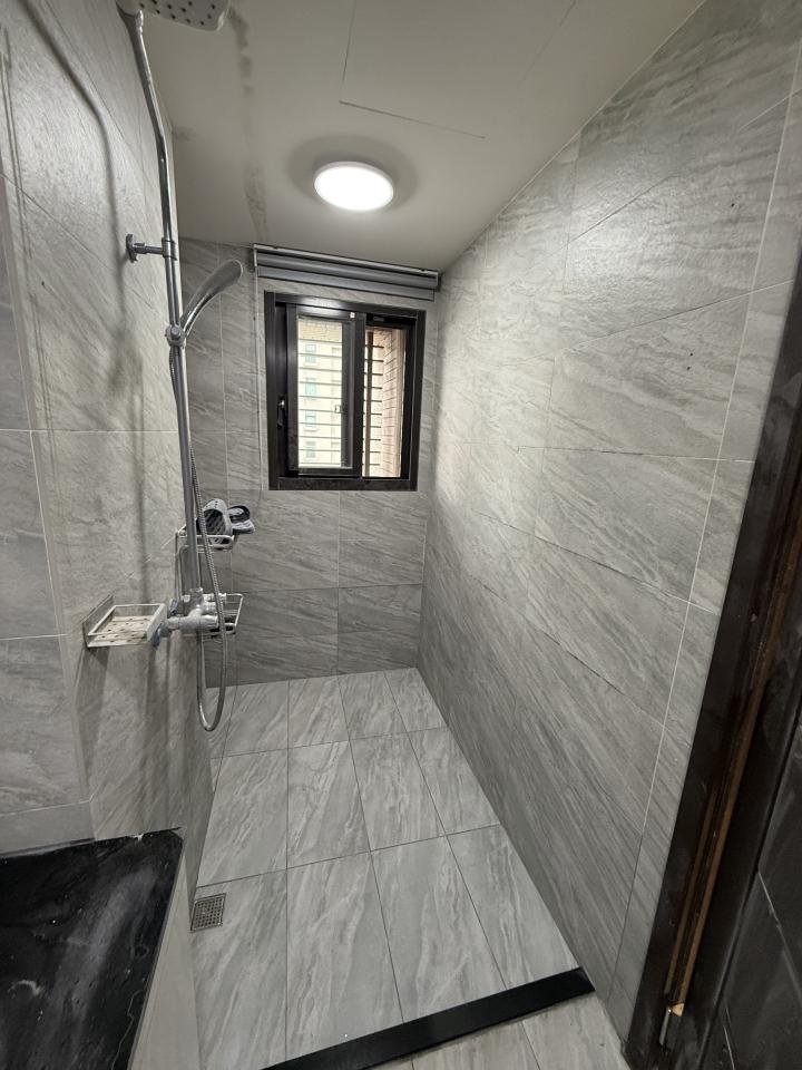 淋浴拉門安裝維修案件圖片